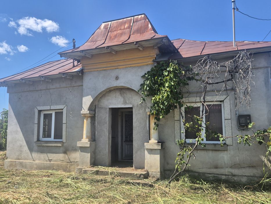 Vând casa in Slatioara