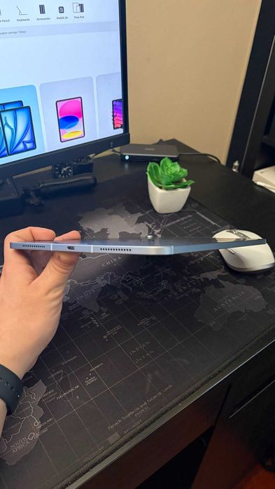 iPad Air 4 Wifi + Cellular ( varianta cu e-sim ) 64GB Sky Blue 10.9"