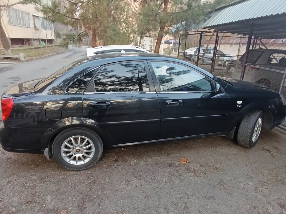 Chevrolet Lacetti  1.8 бензин