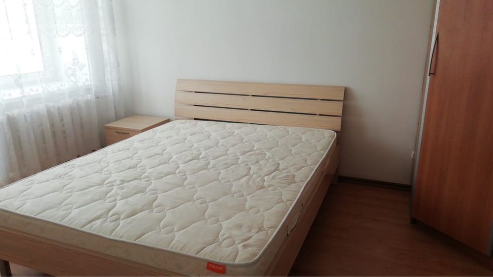 Продам кровать с тумбою