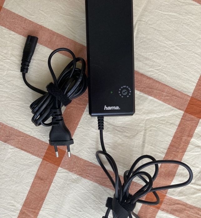 Alimemtator universal Notebook / adapter universal Laptop / transformator hama laptop