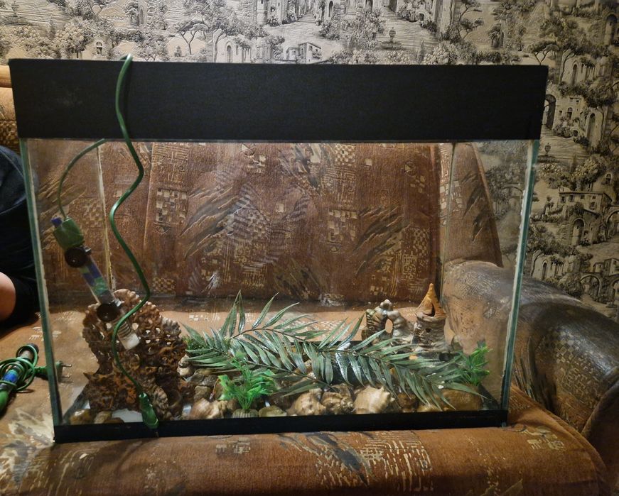 Аквариум продам 80 литров