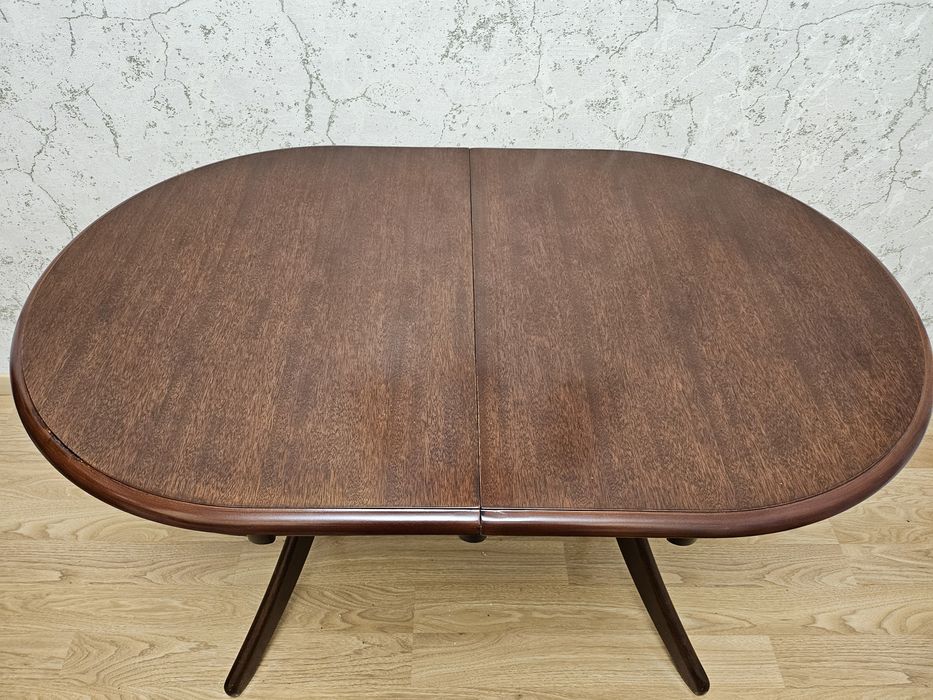 Стол обеденный производство Малайзия