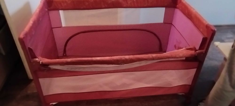 Детска тръбна кошара на две нива с падаща преграда