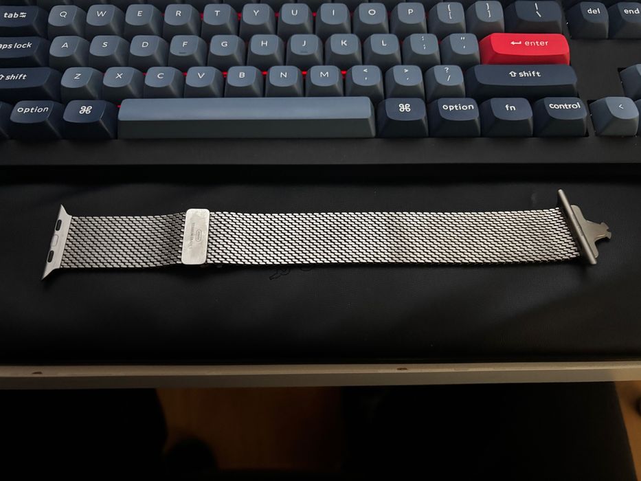 Bratara Apple Watch Milanese Loop Titan Marime M bratara Milanese Loop