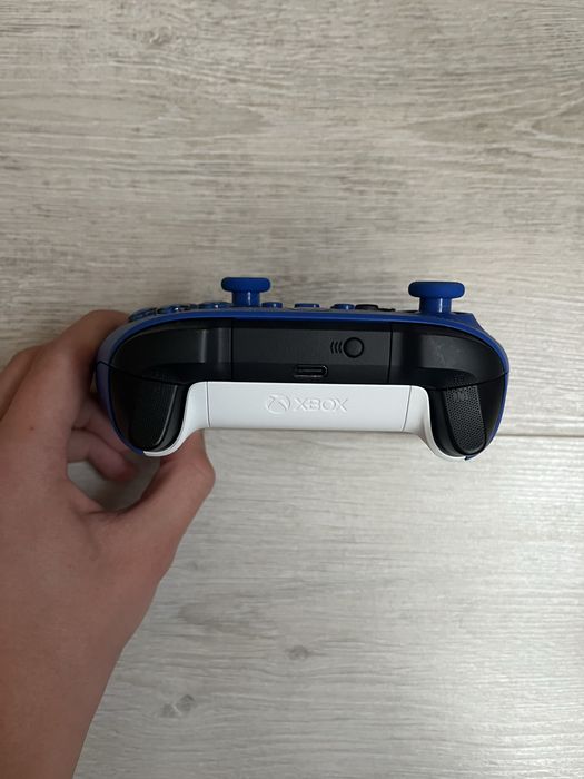 Чисто нов XBOX контролер! Shock Blue.