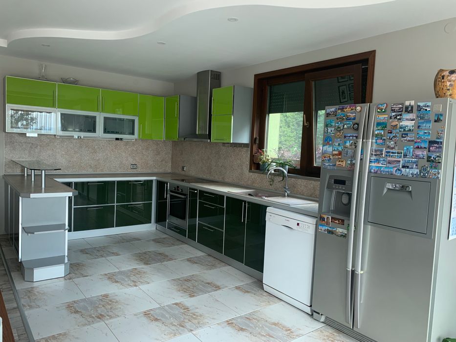Продавам голяма кухня Варна