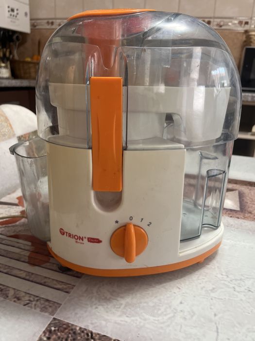 Storcator de legume si fructe Trion