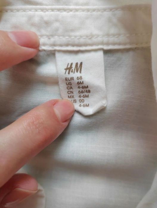 Vând costumaș de la H&M