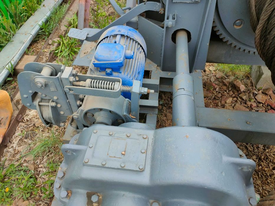 Продам тяговую Лебедка