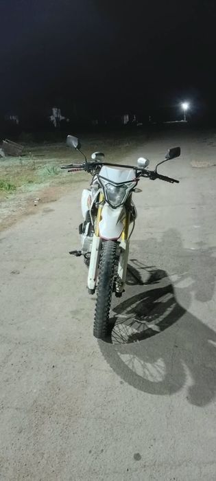 Продам эндуро 250 куб