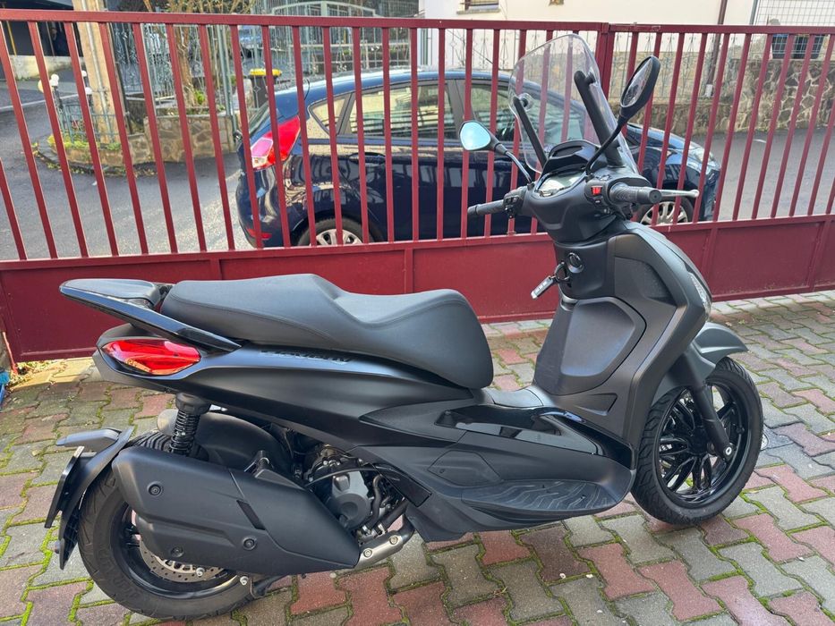 Piaggio Beverly 400 hpe, an 2024