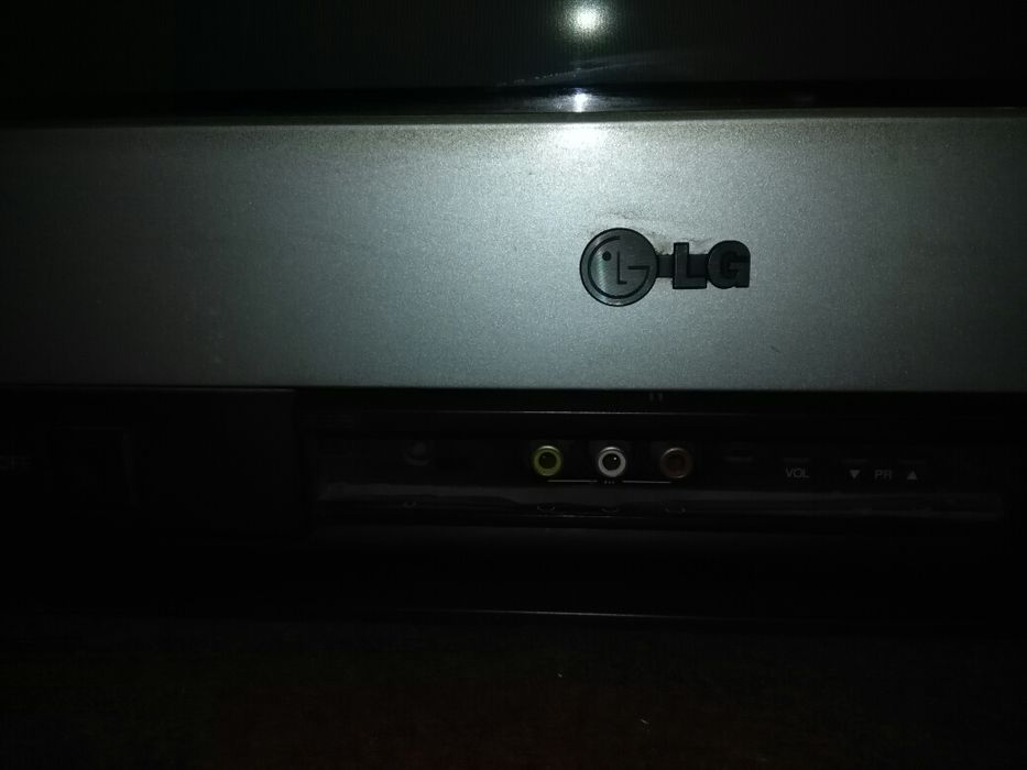 Телевизор LG FLATRON и Samsung