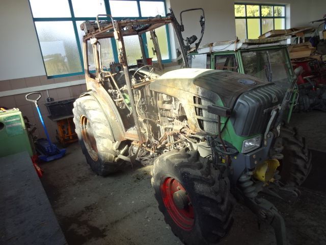 Dezmembrez Tractor Fendt 210