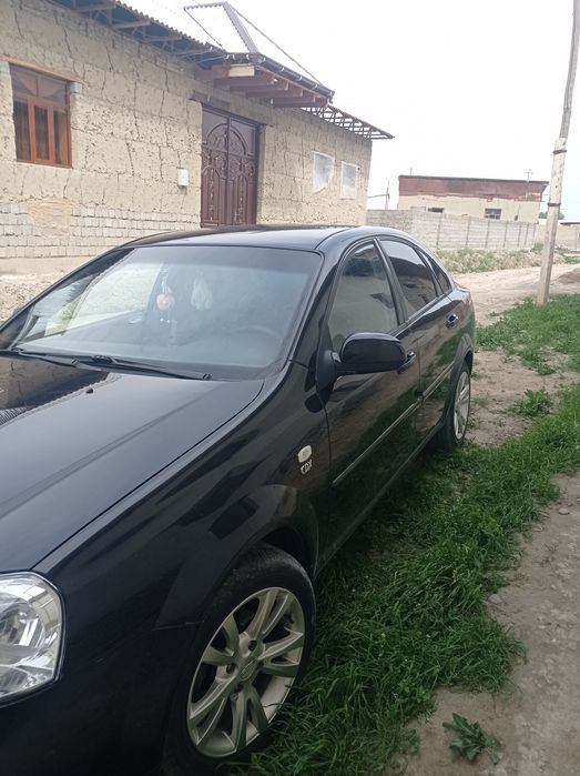 Ласетти сотилади
