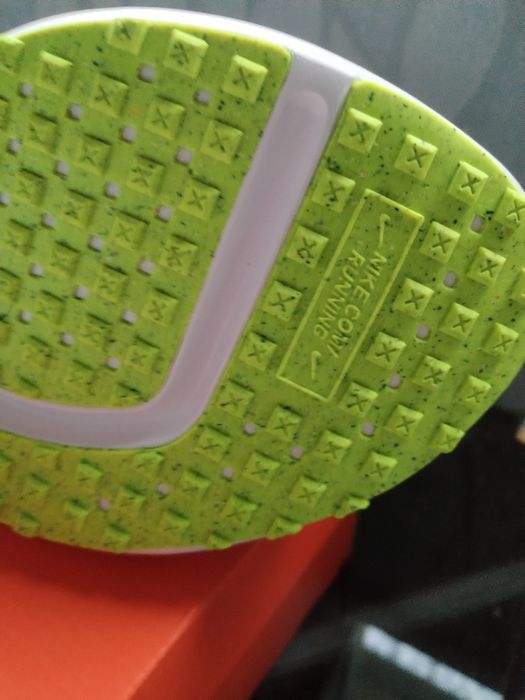 Nike Interact RUN 44номер