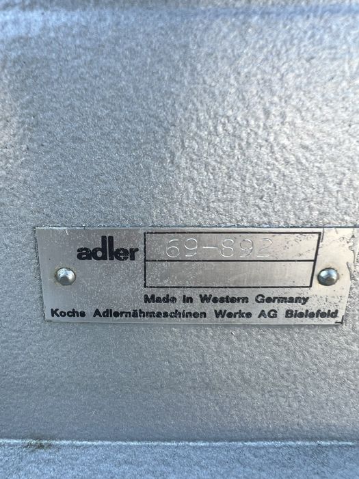 Шевна машина Adler