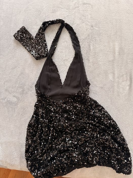 Рокля Zara тип балон с пайети и гол гръб