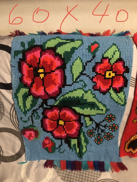 Carpete cusute la mâna