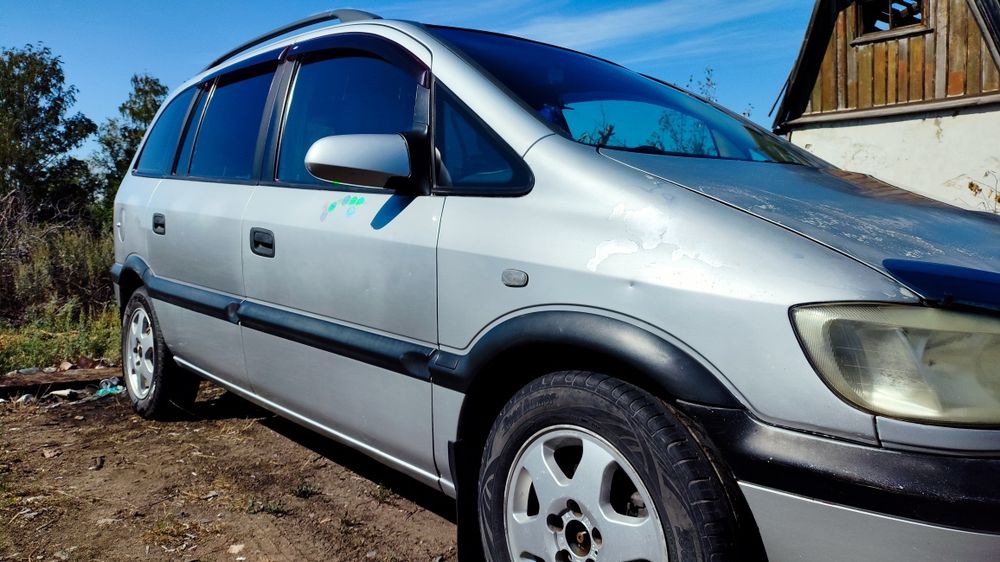 Продам Opel Zafira 1,6 2002 года