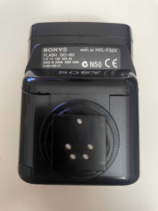 Фотоапарат Pentax EI-2000 и светкавица Sony HVL-F32X