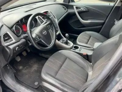 Опел астра 1.4 турбо с газ  Opel astra j 1.4 turbo