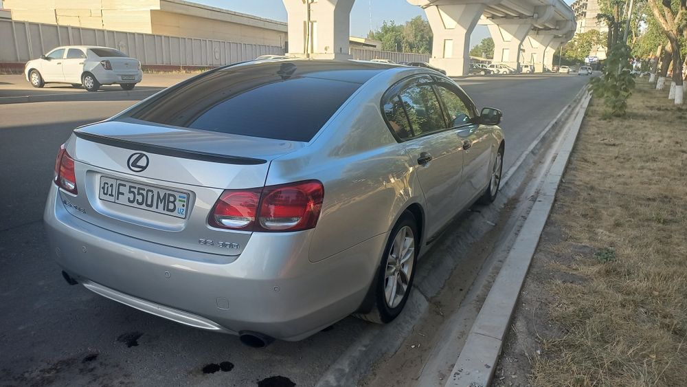 Продам лексус Gs300