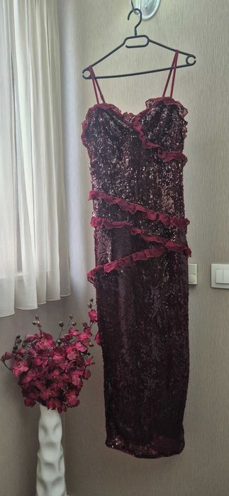 Страхотна дълга рокля с пайети