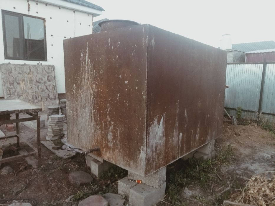 Продам металлический чан