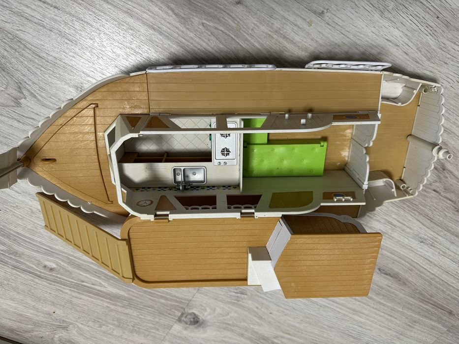 Корабче с принадлежности