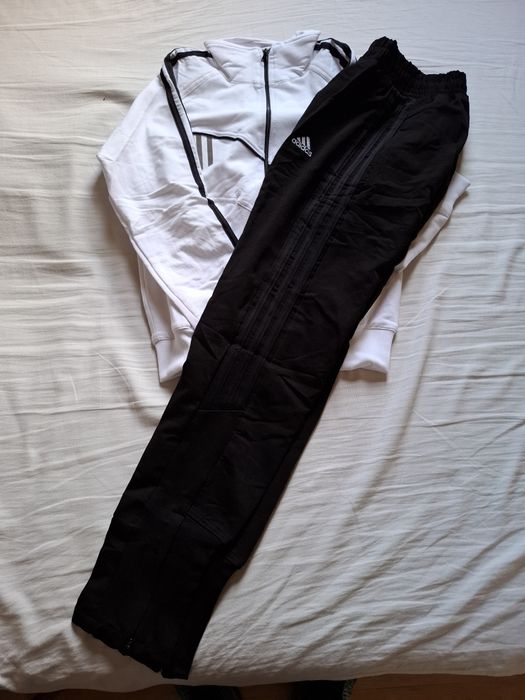 Спортен екип Адидас-нов.