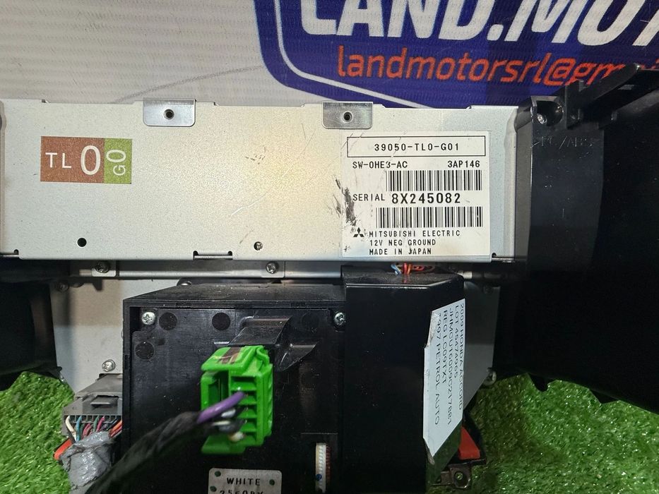 PANOU CENTRAL COMANDA AUDIO / RADIO CD / GRILA VENTILATIE  HONDA ACCORD 8 2.0 BENZINA 2009 COD OEM 39050-TL0-G01 8X245082 2008-2011