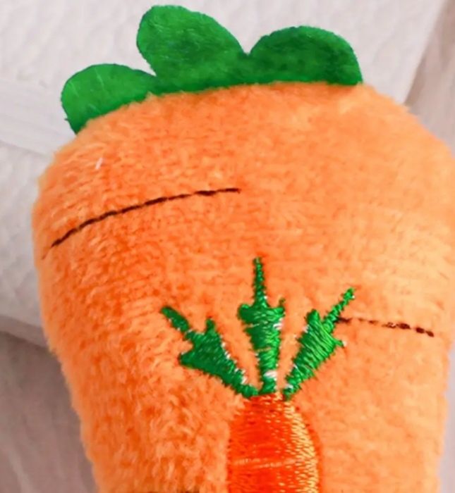 Милый значок морковка