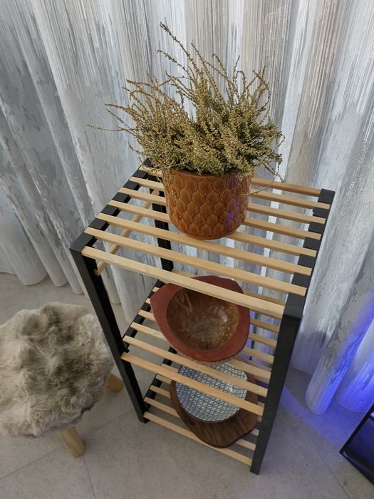 красива етажерка на 3 нива за дома или офиса.