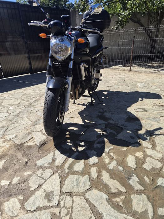 Motocicleta Yamaha FZ6N