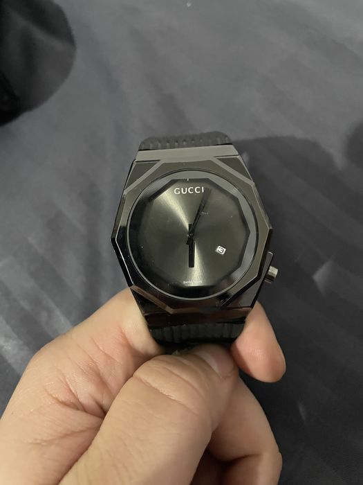Ceas Gucci.