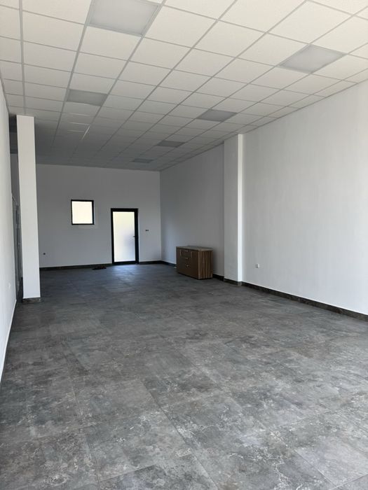Дава се под наем Магазин в Казанлък - 80 кв.м за 610 € - Снимка #3