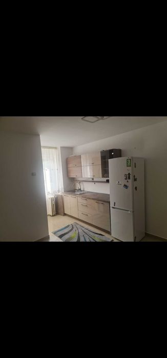 Inchiriez apartament 3 camere zona Decebal