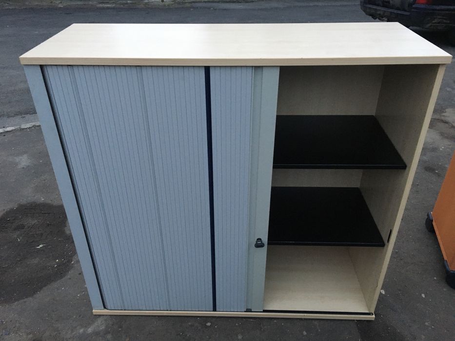 Dulap cu 2 polite, usa culisanta cu cheie- birou