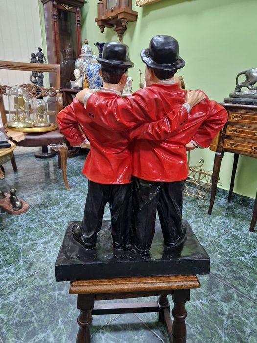 Чудесна антикварна английска фигура Лоръл и Харди