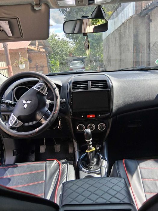 Mașina Mitsubishi ASX