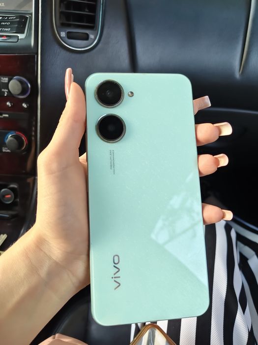 Продам телефон Vivo y 27s