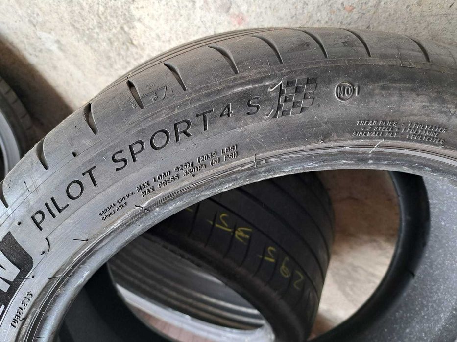 2 anvelope 295/35 R20 Michelin