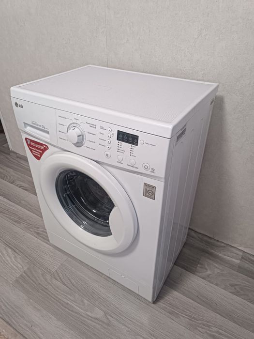 Стиральная  машинка  автомат .5кг