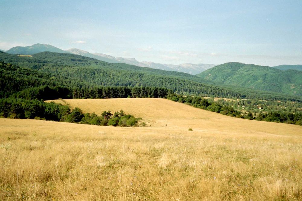 Продава се Парцел в Самоков - 500000 кв.м за 22 €/кв.м - Снимка #1