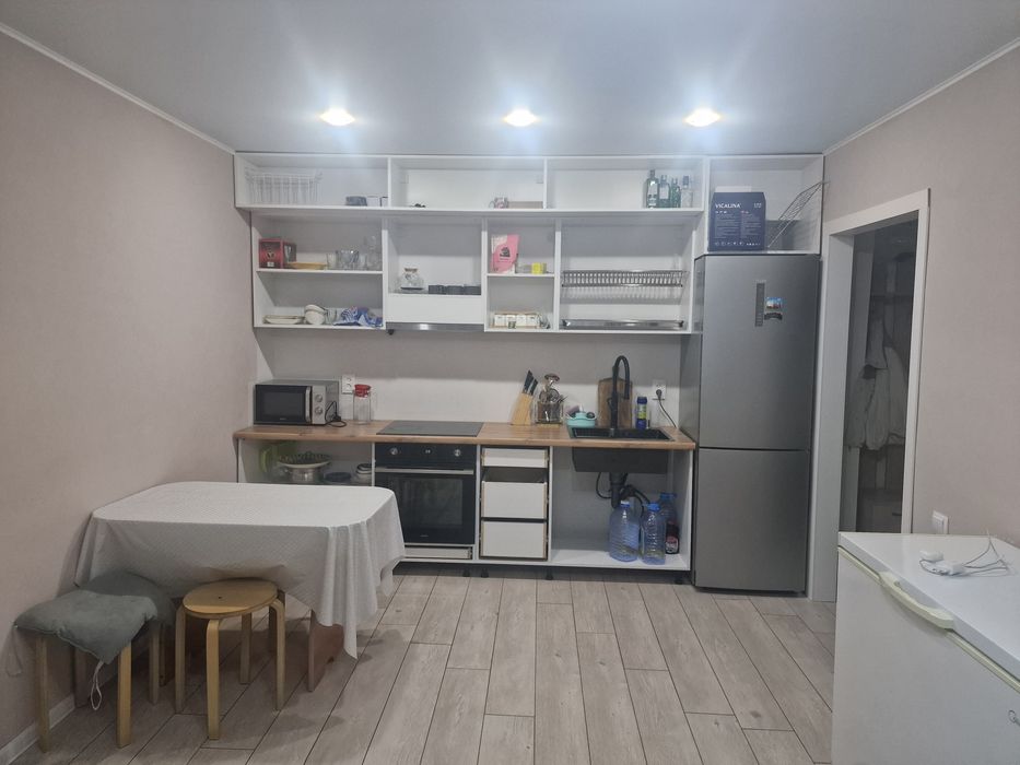 Продаётся евро двушка , новым ремонтом .