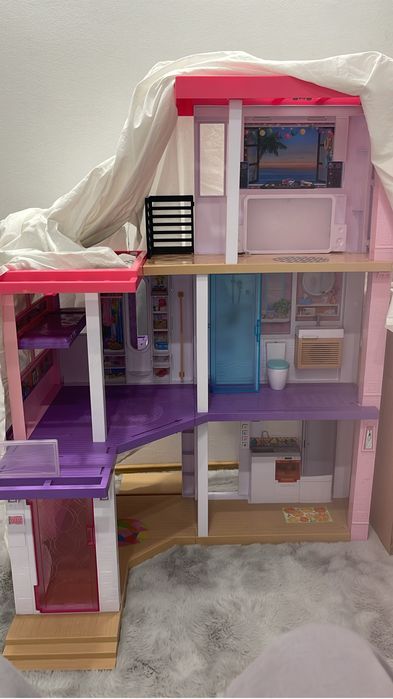 Casa barbie cu accesorii