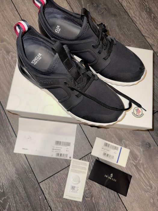 Vand adidasi moncler emilian