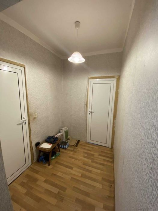 Продавам тристаен апартамент град Ямбол