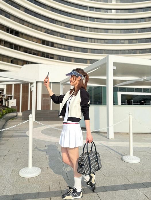 яке суичър D.I.O.R.